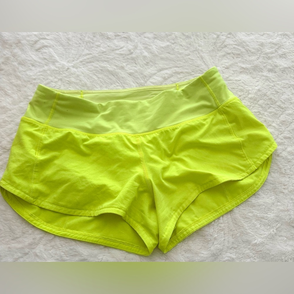 Lululemon 2.5 Speed up neon yellow shorts